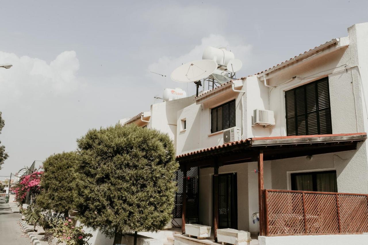 Miltos Beach House Ларнака Экстерьер фото